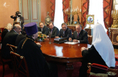 Святейший Патриарх Кирилл встретился с руководством Российской федерации хоккея с мячом