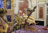 В канун Крестопоклонной недели Предстоятель Русской Церкви совершил всенощное бдение в Храме Христа Спасителя